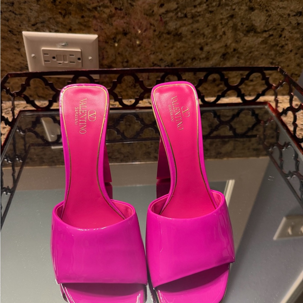 Saks Fifth Avenue Hot Pink Patent Slide Mules